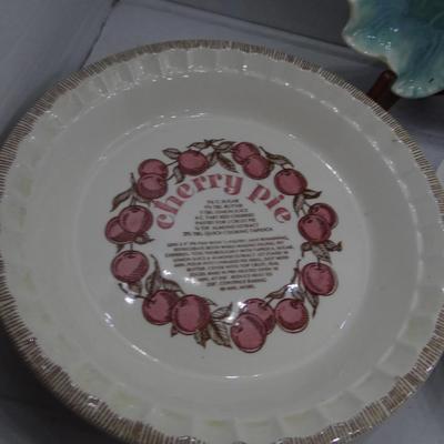 Collectible Plates Royal Haeger