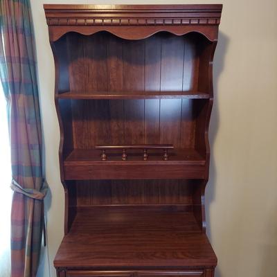 Tall Broyhill Dresser with Shelves (B1-BBL)