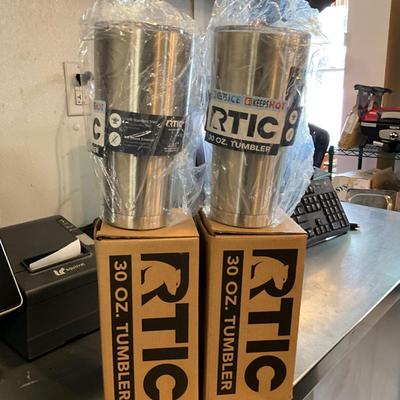 437 Arctic 30 oz. Tumbler Lot of 2 NEW