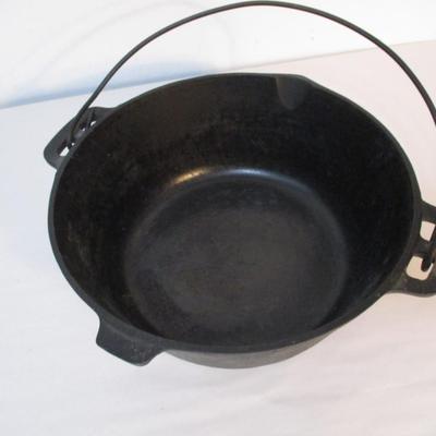 Made In USA No. 7 Cast Iron Dutch Oven