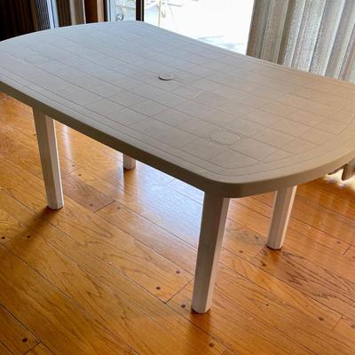 Rectangular White Plastic Patio Table - ARCADIA