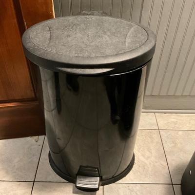 504 Step Down Black Garbage Can