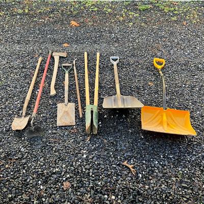 514 Lot of Outdoor Garden Tools