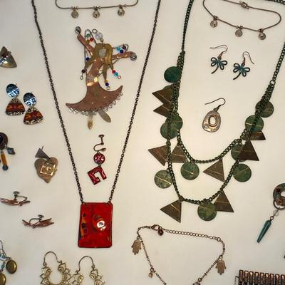 Assorted Jewelry/Accessories Lot