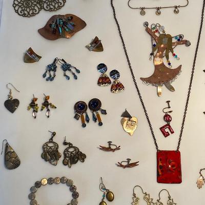 Assorted Jewelry/Accessories Lot