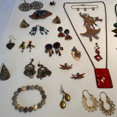 Assorted Jewelry/Accessories Lot