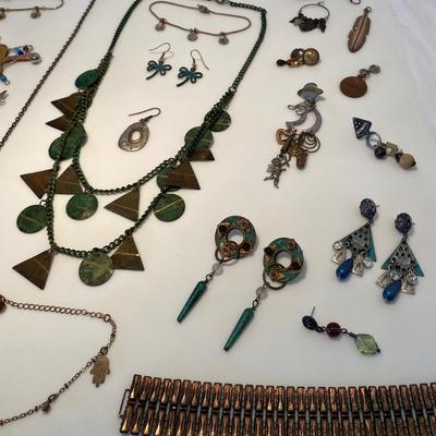 Assorted Jewelry/Accessories Lot