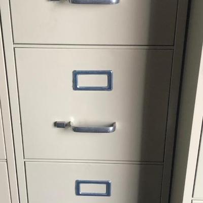 543 Staples 4 drawer Filing Cabinet