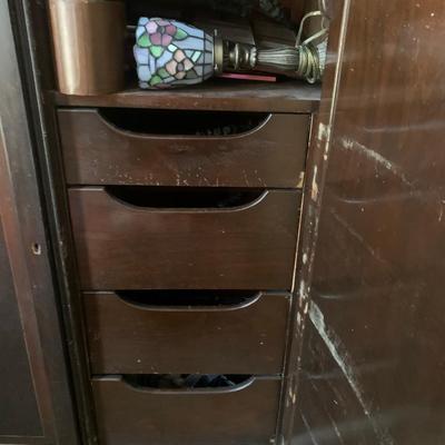 wardrobe w keys & lock