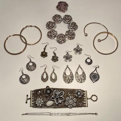 Bead, Rhinestone, and Mesh Jewelry/Accessories Lot