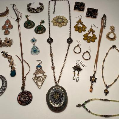 Bead and Rhinestone Jewelry/Accessories Lot #2