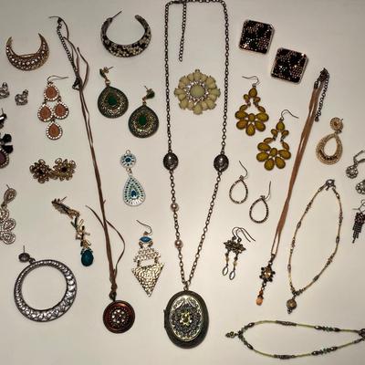 Bead and Rhinestone Jewelry/Accessories Lot #2