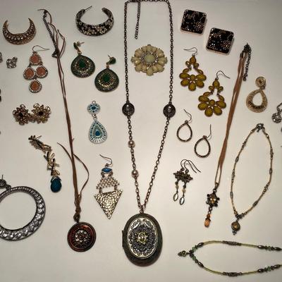 Bead and Rhinestone Jewelry/Accessories Lot #2