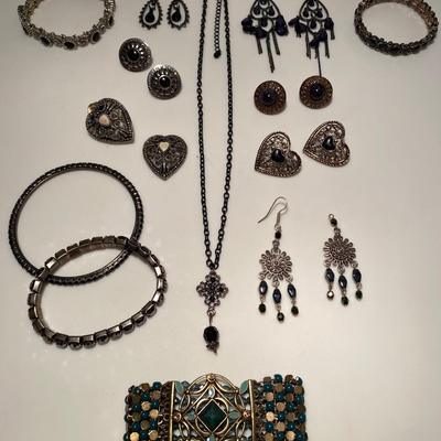 Bead and Rhinestone Jewelry/Accessories Lot #3