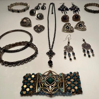 Bead and Rhinestone Jewelry/Accessories Lot #3