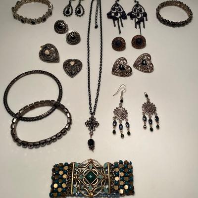 Bead and Rhinestone Jewelry/Accessories Lot #3