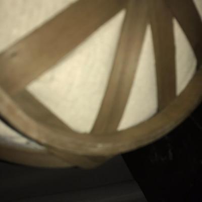 one basket w lining, round
