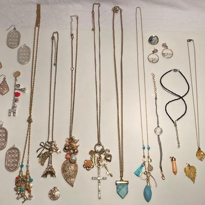 Assorted Jewelry/Accessories Lot #3