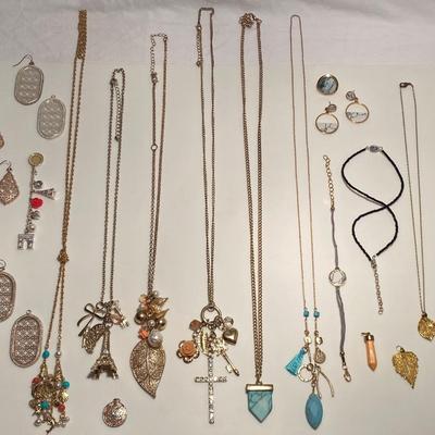 Assorted Jewelry/Accessories Lot #3