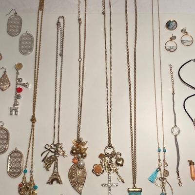 Assorted Jewelry/Accessories Lot #3