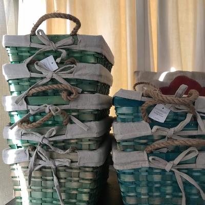 woven baskets w lining