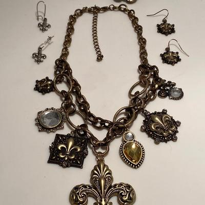 The Fleur De Lis Jewelry/Accessories Lot