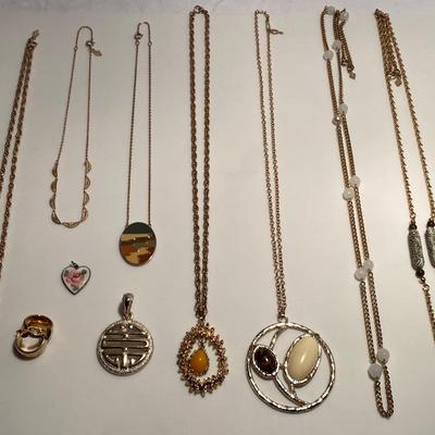 The Sarah Coventry Gold Tone Jewelry/Accessories Lot