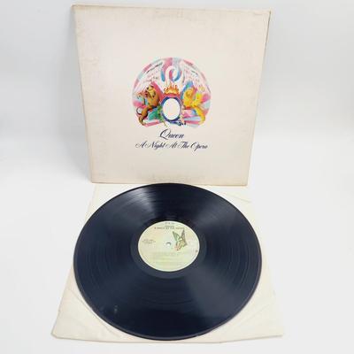 QUEEN A NIGHT AT THE OPERA LP ALBUM
