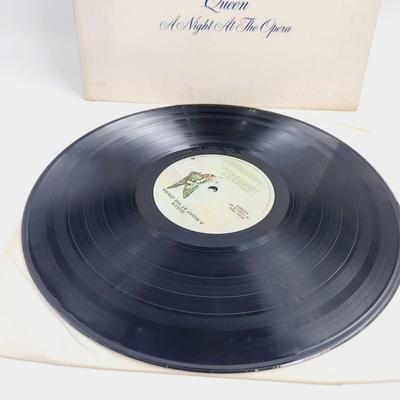 QUEEN A NIGHT AT THE OPERA LP ALBUM