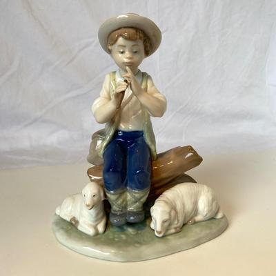 1987 Lladro Pastorcillo Flautisto