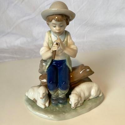 1987 Lladro Pastorcillo Flautisto