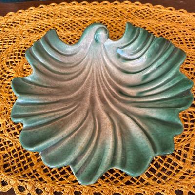 Vintage West Coast Pottery Footed Shell / Leaf Dish