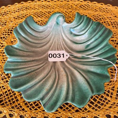 Vintage West Coast Pottery Footed Shell / Leaf Dish