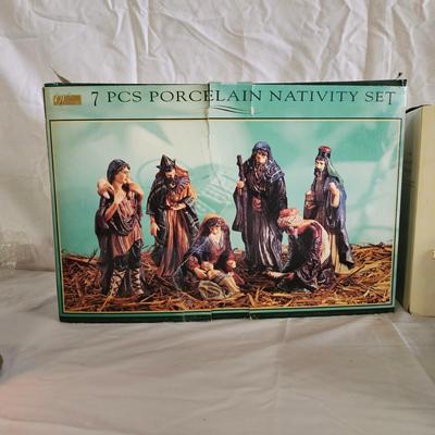 Assortment of Nativity Sets  (BS-JS)