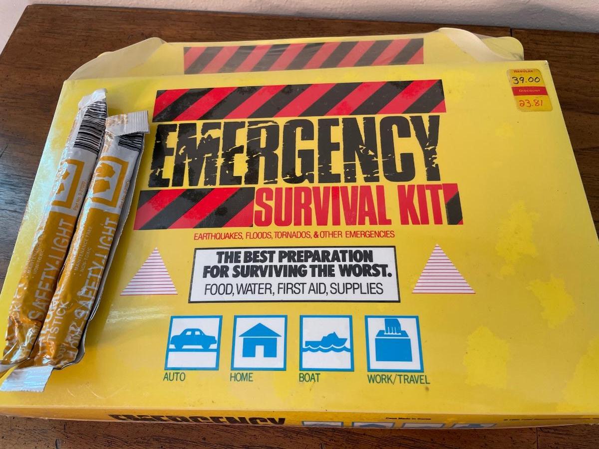 Emergency Survival Kit & Lights