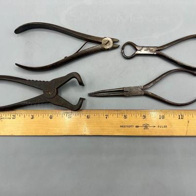 Antique Late 19th Century Metal Spring Handle Dentist Tooth Extractor Pliers