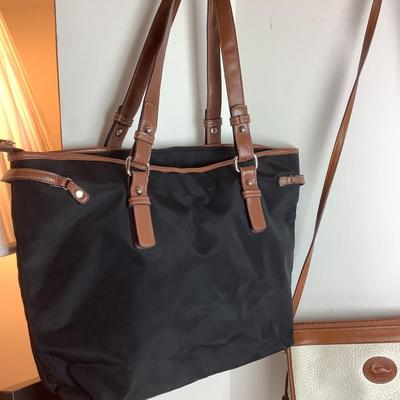 Lot 987 Leather / Leather Trimmed Ladies Handbags/Tote