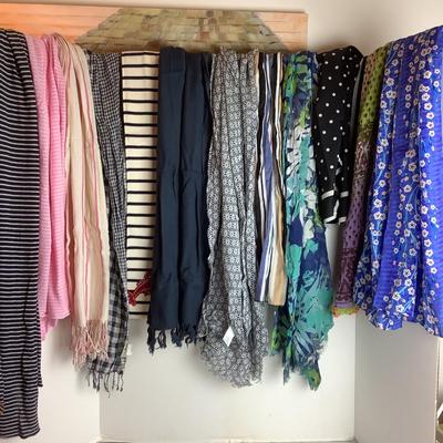 Lot 988 Large Lot of Ladies Scarves