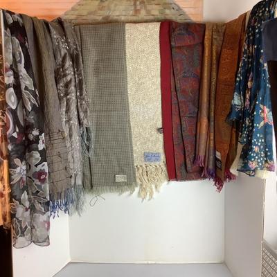 Lot 989 Lot of Beautiful Ladies Scarves
