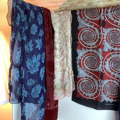 Lot 990 Fun Ladies Scarf Collection ( 2 - Exclusives for Fine Arts Museum )