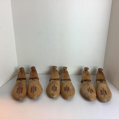 Lot. 993 Three Sets of Vintage Wooden Shoe Tree Stretchers