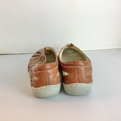 Lot 995 PropÃ©t Cameo Leather Upper Shoes ( size 8.5 )