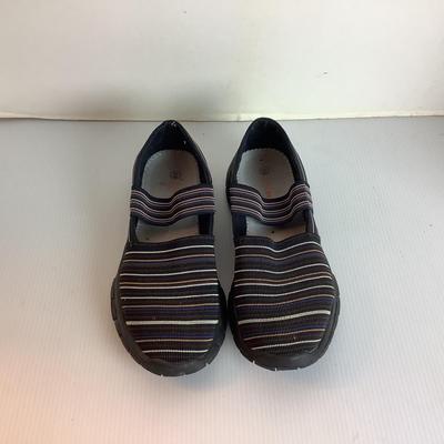 Lot 996. Gently Used BM bernie mev ( size 39 )