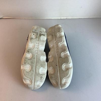 Lot 1035 Crocs Duet Busy Day Skimmer Nautical Navy/White ( size 8W )