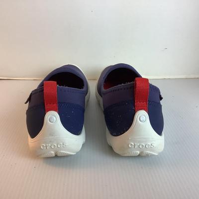 Lot 1035 Crocs Duet Busy Day Skimmer Nautical Navy/White ( size 8W )