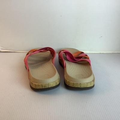 Lot 1038 Crocs, Pink/Orange Straps Sandler. ( size 8 )