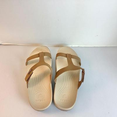 Lot 1039 Crocs Leather Strap Sandal, Sand Colored ( size 8 )