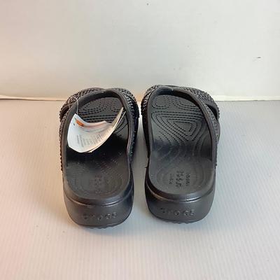 Lot 1042 NEW with TAG Crocssloane Embellished XStrap, Black/Black Crocs ( size 8 )