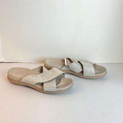 Lot 1044 NEW IN PACKAGE Crocs Capri Shimmer XBand Sandle, Oyster/Cobblestone Relaxed Fit ( size 8 )