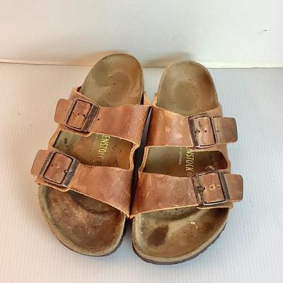 Lot 1048 Brown Leather Arizona Birkenstock Sandal ( size 38 )